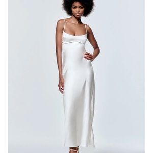 BRAND NEW white Zara dress - size medium